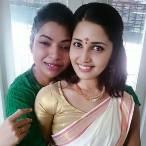 Sandra Amy Instagram - I never had so much of friends in these  12yrs frm chennai,never needed a lots f frnds cos my hubby @prajinpadmanabhan is my best friend 😍😍😍he stands fr me n all my ups nd dwns. I choose ppl fr me always, the best thng happened n my lfe as a friend is 
@kaajal_pasupathi being wt me frm 2008 to till nw.(enaku pudicha pei 😈😂)HAPPY FRIENDSHIP DAY to my dears. Stay weired😁 way to go wt u ppl 😇😇😇