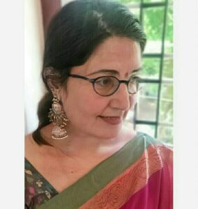 Sandra Amy Instagram - Lets start #faceappchallenge😅😂 Quite shocking my picsfr me 😂😂😂
I challenge @prajinpadmanabhan 
@brittoguru 
@vj_andrewsmaapu 
@kaajal_pasupathi (machi unaku dan strong  challenge😂😂😂)
@vjpappu
@i_anandanrajan (da ne illandu enthu aagosham, pettenu app dwnlod cheyyu)