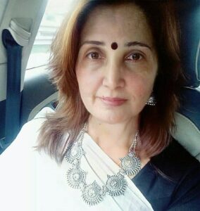 Sandra Amy Instagram - Lets start #faceappchallenge😅😂 Quite shocking my picsfr me 😂😂😂
I challenge @prajinpadmanabhan 
@brittoguru 
@vj_andrewsmaapu 
@kaajal_pasupathi (machi unaku dan strong  challenge😂😂😂)
@vjpappu
@i_anandanrajan (da ne illandu enthu aagosham, pettenu app dwnlod cheyyu)