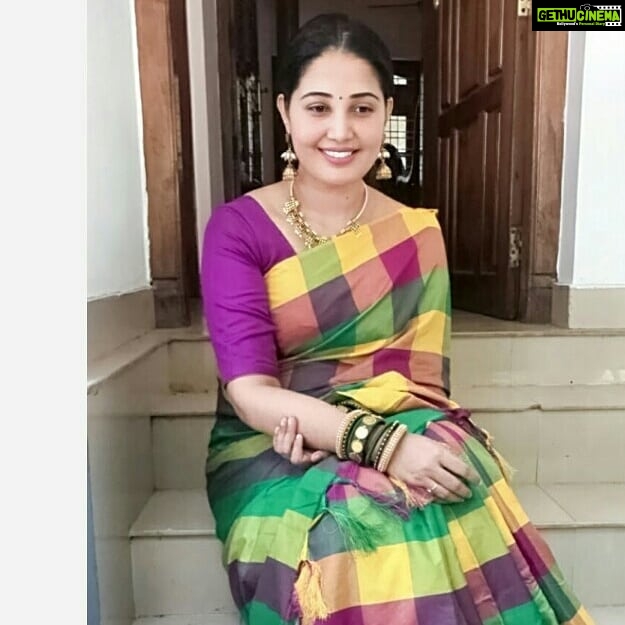 Sandra Amy Instagram - Bangles @deepa_silk_thread_accessories Saree @queen_fashions_qf Necklace @zivara_fashion Earring @abhis_jewel_hunt