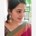 Sandra Amy Instagram - Saree @saarasareeshop Earring @jayy_chennai