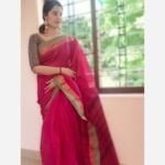 Sandra Amy Instagram - Saree @saarasareeshop Earring @jayy_chennai