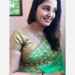 Sandra Amy Instagram - Saree @ogeetswardrobe Accessories @jayy_chennai