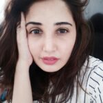 Sandra Amy Instagram - Bein a MOM s nt an easy Job... last yr glam luk to ths yr messy hair, darkcircle face, tired eyes,chapped lips, ...sleepless nights and bsy days mde me really responsible.mk up kit turned to lots f daipers, wet tissues, baby shampoo nd al baby needs😍😍😍😍i salute all the mom's(specially twin moms) who strugle to raise up thr kids.. HAPPY MOTHERS DAY TO ALL LOVELY BEAUTIFUL MOM'S ...thnk u soo mch @prajinpadmanabhan MOTHER BY HEART who supports me(sleepless nyts wt kids) and loves me incredibly fr becmn a grt mom 😍😍😍😍(d post u ppl hv seen n sm pages wch he slps at his location, being a responsible dad,he hlps me out day and nyt to feed ma kids,bath thm, chgn daipers, tkin care f thm shoulder to shoulder, he s hvn no slp nyts, still he mnges his early mrnin shootin schedules to a responsible dad. I m a proud wfe, whn smne mks fun out f it , he remains a strong,lovable reslonsible dad come a great dedicated actor. 😇😇😇😇(rip to all who post and commented n tht video who cnt undrstd nd mk othrs fun for gettin likes and shares n social media😂😂)