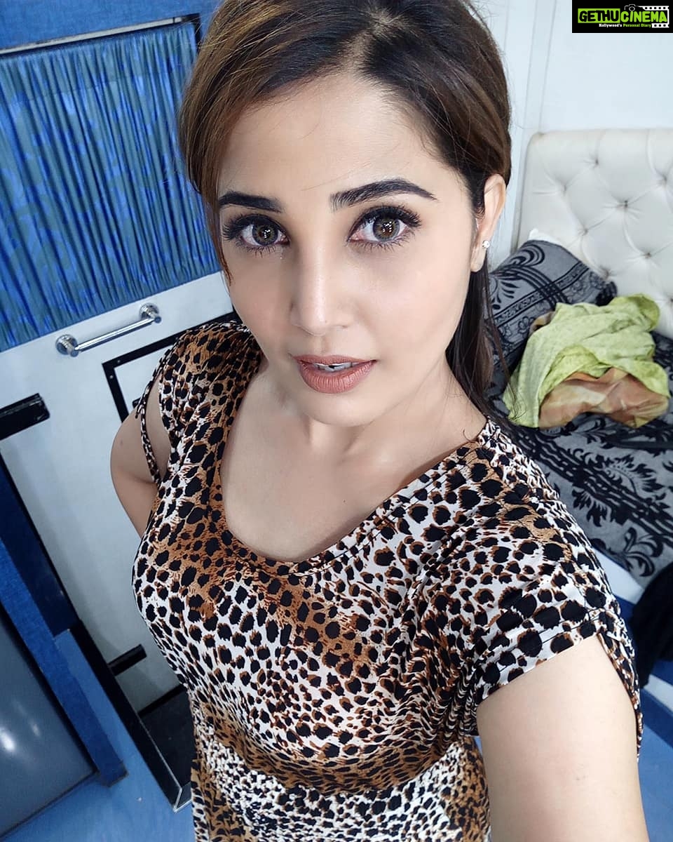 Sandra Amy Instagram - #throwback# #kaatrinmozhi##caravanattrocities# 😍😍😍
