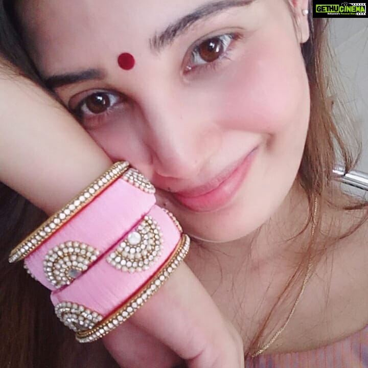 Sandra Amy Instagram - Silk thread bangles from @blossom_juvels