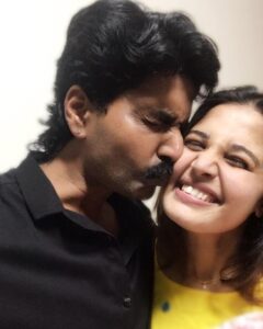 Sandra Amy Instagram - Wen a rght person loves u nd treats u n a rght way u strted shinig lke a daimond💎💎💎 a WOMAN is incomplete wit out a MAN who loves her in all d ways unconditionally 😍😍😍😍😍 my life s incomplete wt out his presence @prajinpadmanabhan , he mks ma life nd love... HAPPY WOMEN'S DAY TO ALL😍😍😍#sharingmywomensdaystory# #whatkeepsmealive# #whatgivesmestrength# #lovemylife# #proudgirl# proudwife#