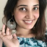 Sandra Amy Instagram - Mirror jhumka @_.girlush._ 😍😍