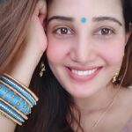 Sandra Amy Instagram - Earrings @ravishingyou Silkthread customized bangles @kani_fashion_collections Do chk fr mre n thr pages 😍😍