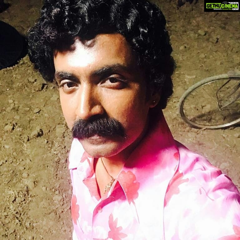 Sandra Amy Instagram - Whn v tried 60's get ups n our projects 😂😂😂😂😂😂😂@prajinpadmanabhan