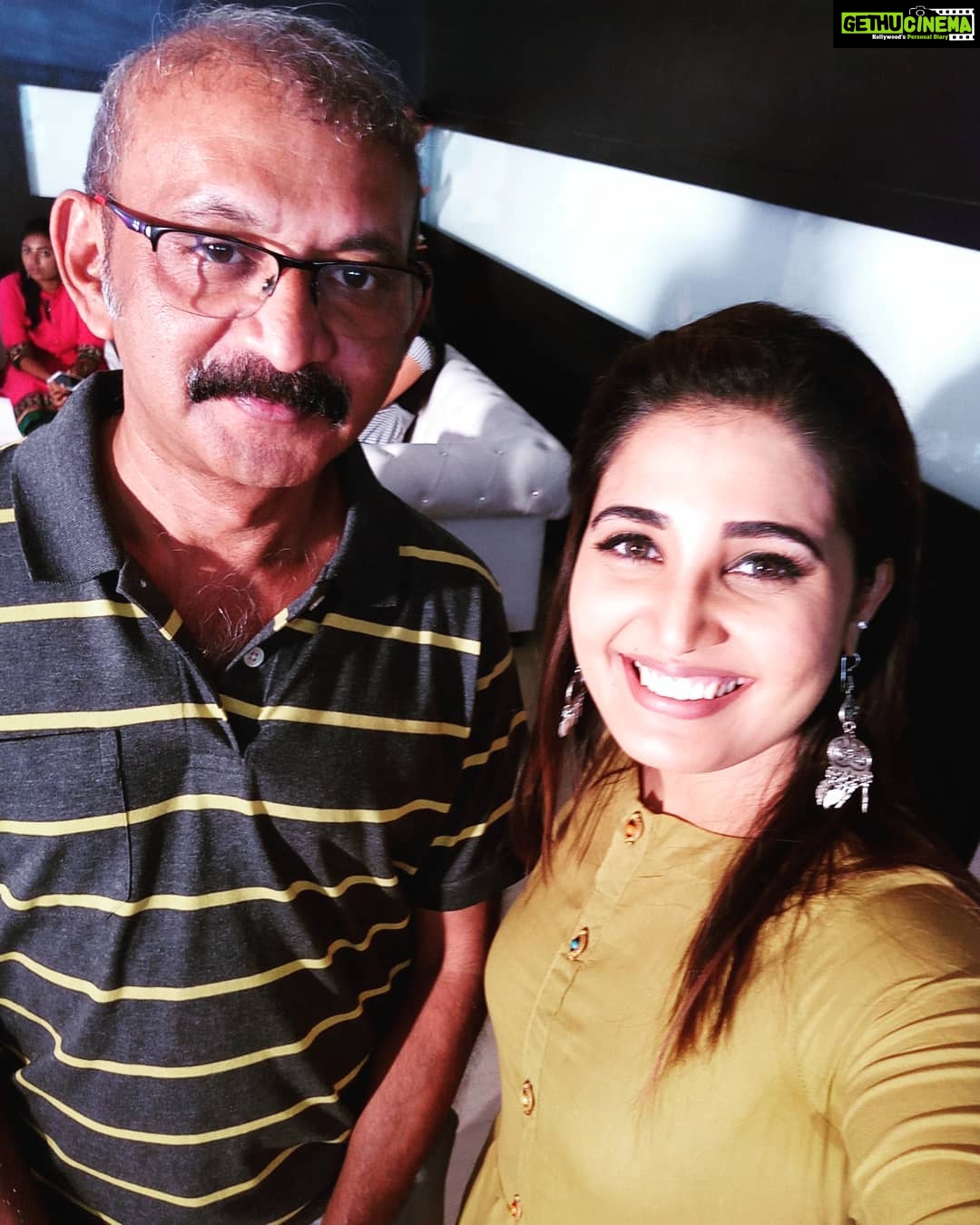 Sandra Amy Instagram - The sweetest director i hv ever met.. Radhamohan sir 😍😍😍