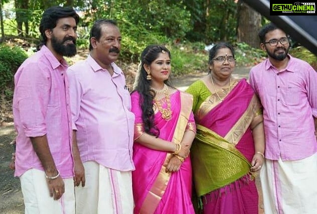 Sandra Amy Instagram - Family always d best 😍😍😍😍