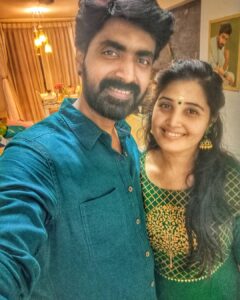 Sandra Amy Instagram - Onam 2020🥰😍
Earrings @vdesign4u.official