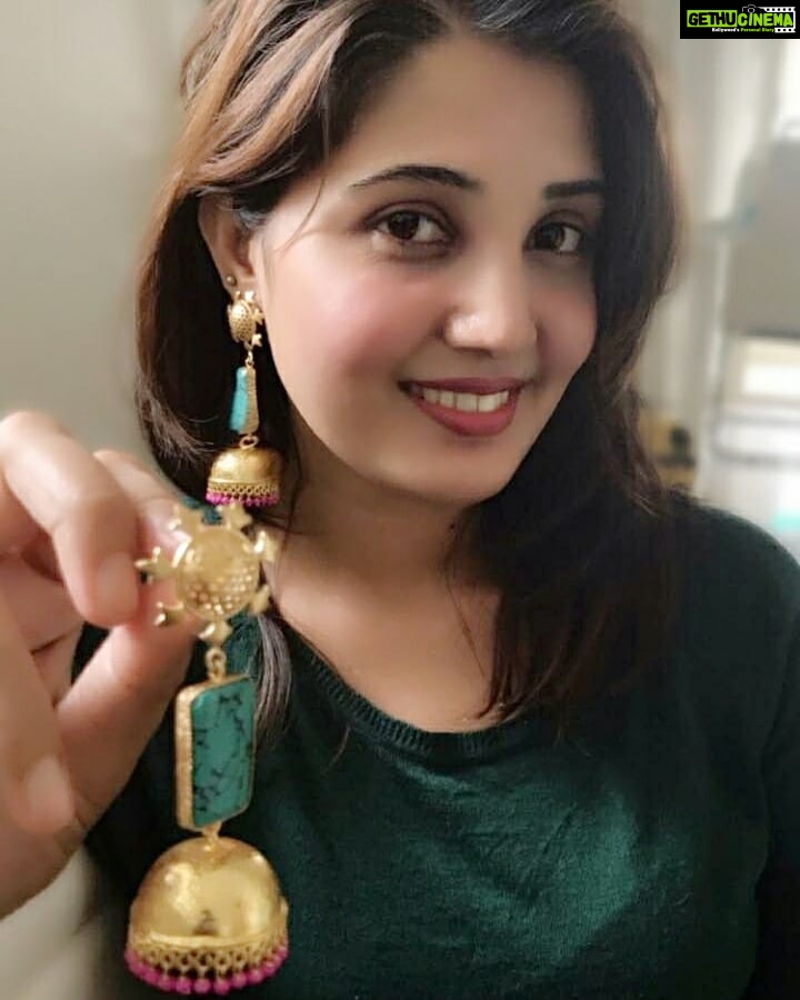 Sandra Amy Instagram - Statement earrings @_missphia awsme collections to grab 😍😍😍😍