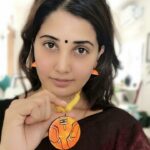 Sandra Amy Instagram - Another handmade neckpeice and earring @arthis.andal 😍😍😍