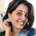 Sandra Amy Instagram - Earring @fanazaccessories beautiful green stone wt pearl stud😍😍😍