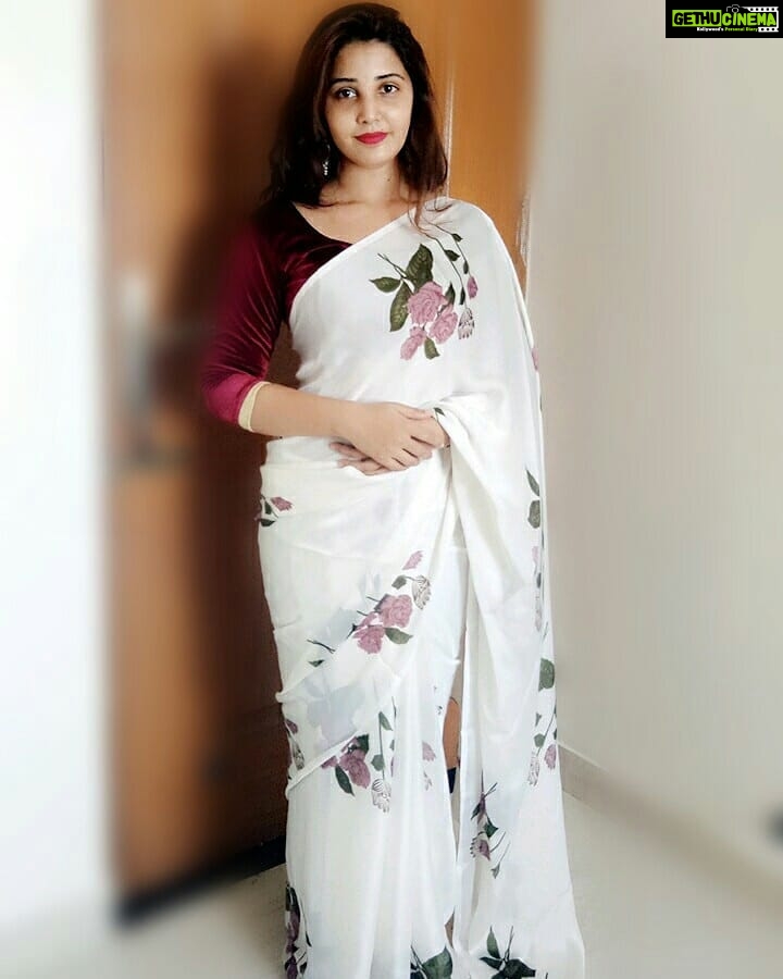 Sandra Amy Instagram - Mahanati saree @meeza_collection one f ma fav collection 😍😍