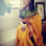 Sandra Amy Instagram - Pure kaithari saree, mango yellow colour wt green boder @kaithari_chennai 😍😍😍😍
