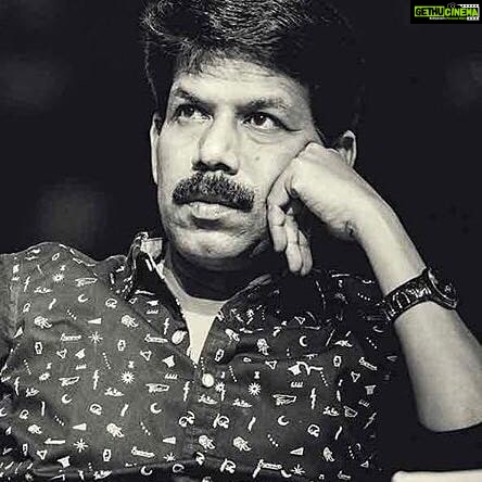 Sandra Amy Instagram - Iniya piranda naal vazhthukal bala sir.. One f the finest director i hv ever met.. Gem person, genious director... Long liv sir 😇😇😇