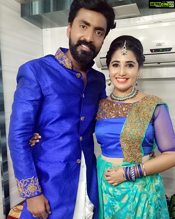 Sandra Amy Instagram - Love round in #supersinger# perfomed for kumaari song. Gt lots f appreciationes.. #overwhelmed# 😍😍😍😍a big hug frm #singer swetha mam #memorablemoment# our second dance perfomance for #vijaytelevision#😍😍😍😍😇😇😇😇@prajinpadmanabhan