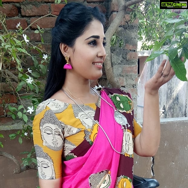 Sandra Amy Instagram - Earring @thislooksprettyonyou