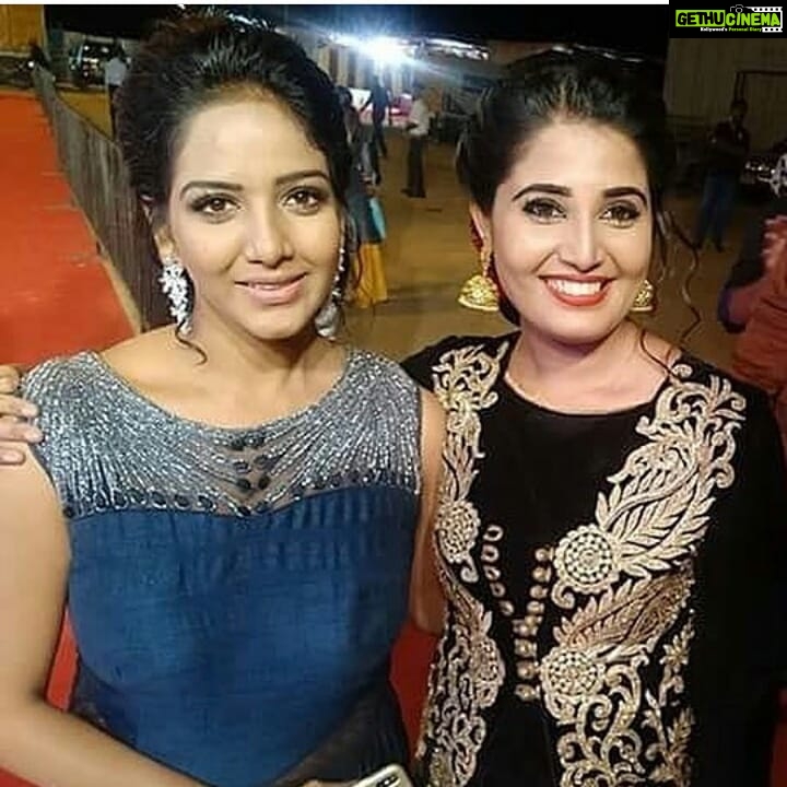 Sandra Amy Instagram - reel or real??? 😜@prajinpadmanabhan