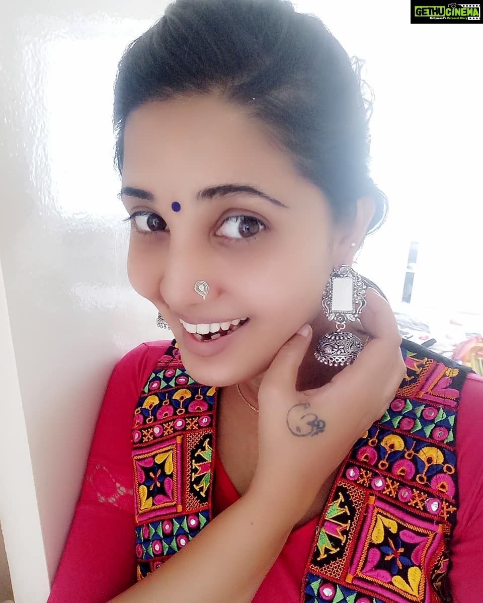 Sandra Amy Instagram - Earing nd nose pin @chennai.allcollections 😍😍