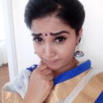 Sandra Amy Instagram - Enna pannalaam reaction 😆😅 Earring @traditional__trends Anthr hndmde earrin😍😍