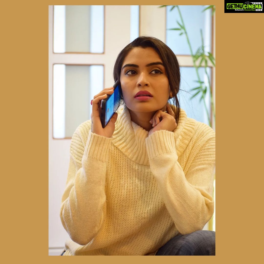 Sangeetha Bhat Instagram - When you are expecting an important call, Someone calls and says, " ಹಲೋ, myaam personal loan ಬೇಕಾ???? .......😑 #sangeethabhatsudarshan #sangeethabhat #actresslife #actressforever #actress #lifeasweknowit #gratitude #karnataka #bengaluru Bangalore, India