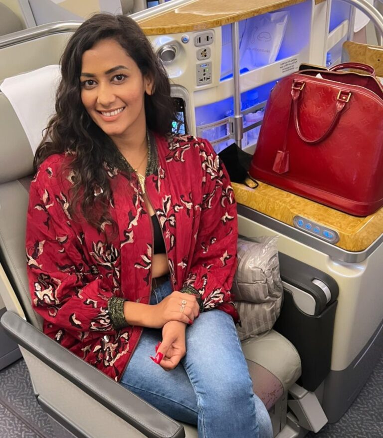 Sanjana Singh Instagram - Going back to Mauritius for shooting @emirates , my favourite airline A380❤️