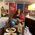 Sanjana Singh Instagram - Going back to Mauritius for shooting @emirates , my favourite airline A380❤️