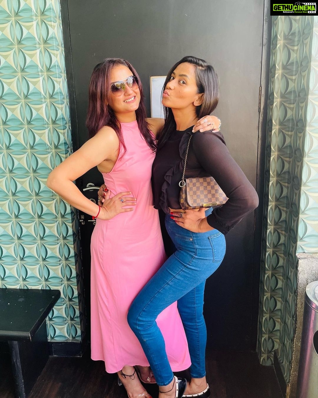 Sanjana Singh Instagram - Girls brunch ❤️ Best friend forever @soniaaggarwal1
