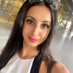 Sanjjanaa Instagram - Airport look & new project details , shooting for an album in mumbai for #zeemusic 💝 produced by mumbai casting agency @govind, directed by Aswani kumar . #bollywoodjourney begins . #Tollywood #TeluguCinema #Bahubali #TollywoodActress #Southindianactress #Sanjjanaa #Sanjana #Sanjjanaagalrani #Sanjanagalrani #bujjigadu #tamilwebseries #aivar #tamilcinema #debutantactress #amazonprimevideo #trending #swarnakhadgam #tamilfilmindustry #tamilactress #bollywoodactress #karnataka #illayathalapathy #sanjana Mumbai Internartional Airport