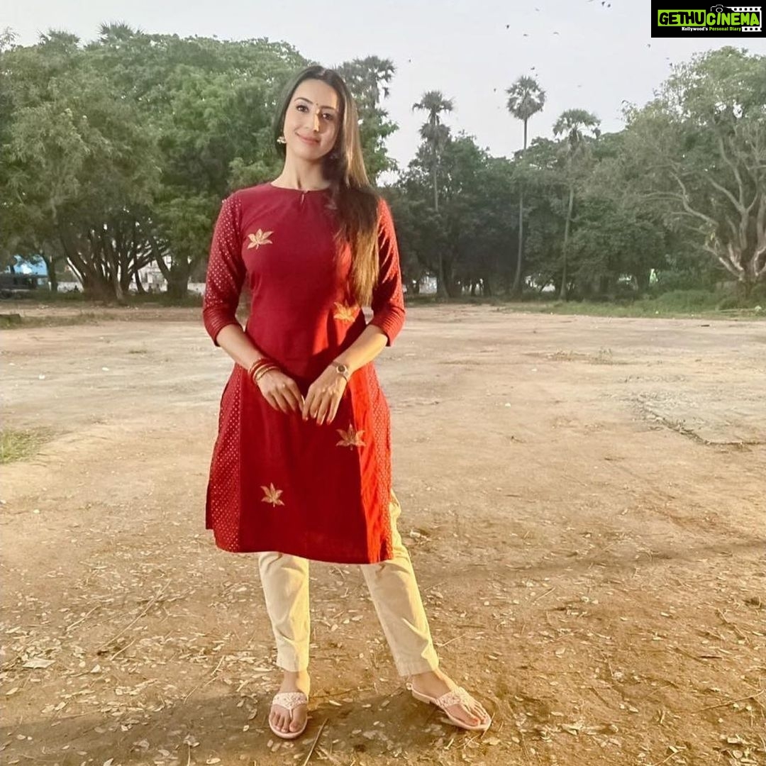 Sanjjanaa Instagram - Today’s Chennai times . ❤ edition of times , all about my tamil feature film debut. Produced by - Mr.Sameerbharath Ram , Directed by - Mr . Maniram . Production house - Super talkies ❤ Tentative working title - #productionnumber.08 . Exclusive pics , Character’ look of my role named Preeti & - the girl next door - tamil Brahmin middle class bubbly girl .