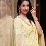 Sanjjanaa Instagram - Attending the launch of #IRuDHuRuvam the 1st tamil web series to be launched on @sonylivindia application hea at #TajCoramandel in #Chennai . Can’t wait for my webseries #Aivar which is in post production stage right now to be aired on the same Ott platform this November . #influencercon2019 ,#influencerconference2019 #influencerconference #influencerconsulting