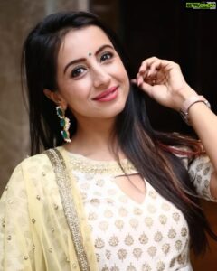 Sanjjanaa Instagram - Attending the launch of #IRuDHuRuvam the 1st tamil web series to be launched on @sonylivindia application hea at #TajCoramandel in #Chennai . Can’t wait for my webseries #Aivar which is in post production stage right now to be aired on the same Ott platform this November . #influencercon2019 ,#influencerconference2019 #influencerconference #influencerconsulting