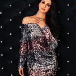 Sanjjanaa Instagram - Sanjjanaa Galrani launches a premium brand of blow dryer at Mirrors luxury saloon & spa . @SanjjanaaGalrani , @gotomirrors . 💝💝💝 visit mirrors saloon for There wow facilities of hair make up , nail extensions, hair extensions & the best service experience for any or every thing when it comes to the beauty saloon services in south india . 💝 mirrors is one amongst the top 5 Saloon brands in the country .. & I would like to congratulate chairperson Vijaylakhmi goodapathi gaaru to continuesly inspire us with her success stories . Photography by Hyderabad ‘s A’s photographer- @shareefnandyala . #influencercon2019 ,#influencerconference2019 #influencerconference #influencerconsulting #sanjjanaa #sanjana #glamourqueen , #swarnakhadgam #southindiancinema #sanjanagalrani Hyderabad High-tech City