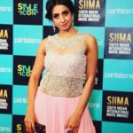 Sanjjanaa Instagram - #sanjjanaagalrani at #siimaawards2019 , sharing pics on the red carpet of #siimainqatar , #siimadayone , #siimaday2 , Thank u dear Reshma to hav made me look so good . Styled by #reshmagangji . Outfit by - #riazgangji Clutch by - @louisvuitton . Outfit @libasfashion.reshmariyaz Jewellry - #libas Ring by #gehnajewellers . @qatar.mod @qatarairways #qatartourism . Qatar Doha