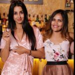 Sanjjanaa Instagram – #RawAndFine is the new awakening for me, and Iam very conscious of what I eat and where the ingredients are sourced from. @Himalayanind ‘s latest brunch at #Toast&Tonic was all about this. Happy that my favorite Mineral Water brand is acknowledging the efforts of such restaurants who put conscious efforts into sourcing products and curating a menu alike.
Event coordinated by @Pallavisrkian
@therakeshjain22, it was great meeting u @kuttiah π & was Fun hanging out with friends @anuj16rai @triyambakam_om_namah_shivay ,
Styled by @nischayniyogi
#himalayanrawandfine
#HimalayanSparkling
#ChefManuChandra Toast & Tonic