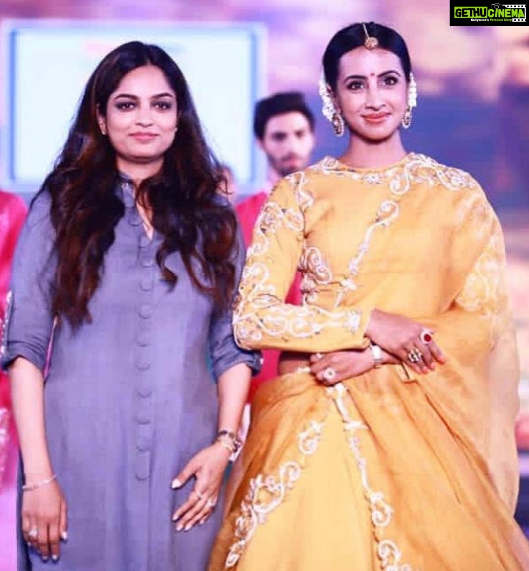 Sanjjanaa Instagram - Thatβs my look at the @bangalore_times fashion week #btfw #btfw2019 , it was a pleasure to be Walking the ramp as a show stopper for @designerkavitaagarwal a very established designer located in Begumpet in Hyderabad π also want to congratulate @thetimesofindia for their new initiative #out&proud on supporting the #lgbt community . I vouch my support to the π³οΈβπ #lgbtq community as well . Hair & make up by #glassandglow academy . Mumbai, Maharashtra