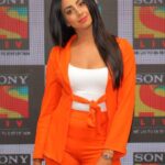 Sanjjanaa Instagram - It was a delight yesterday to witness the launch of , #Aivar my official tamil debut project trailer and my first stepping stone into the tamil film industry / tamil web series on the @sonylivindia application exclusively at #tajcoramandel , it was lovely to be accompanied by my mentor @ckkumaravel sir , @sameerbharatram , & the entire team of #Aivar , my cast #ashwinkakamanu with my directors #harsha ji & #vijay ji Of #brahhmacinecreations & my buddy @preetisingla ❤️❤️ bless us while the season one is getting ready to release in August and we are sure to shoot and rock it with the forthcoming season two as well in 2020 ! Yay ! Please watch the promo which is in set in my pictures . Hair & make up by naturalssalon / @page3annanagar . Thank you @ckkumaravel sir your team always makes me look so lovely 💝