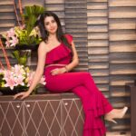 Sanjjanaa Instagram - Have you all ever shopped on the #shein app ???? Join the #sheingals now , hear is a new coupon code for all my followers , 2Sanjjanaa200 , It's a extra ₹200 off orders over ₹2000,the validation date is from 1st May 2019 to to 30.july.2019 . Log into @sheinofficial now & shop & enjoy the discounts . Coupon also valid for #men to shop @sheinmen_in , 💝💝💝 Photography by - @harshasprocreation . Mumbai, Maharashtra