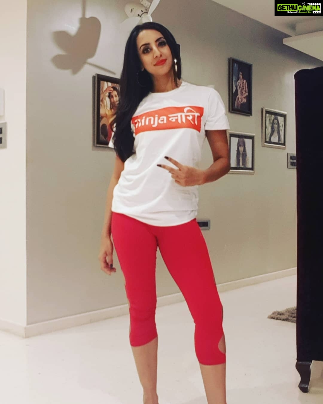 Sanjjanaa Instagram - I loved my box from #stylecracker get your right now ; follow the link below of the @stylecracker website https://www.stylecracker.com/home I am a member already ; get your membership now . Mumbai Andhri