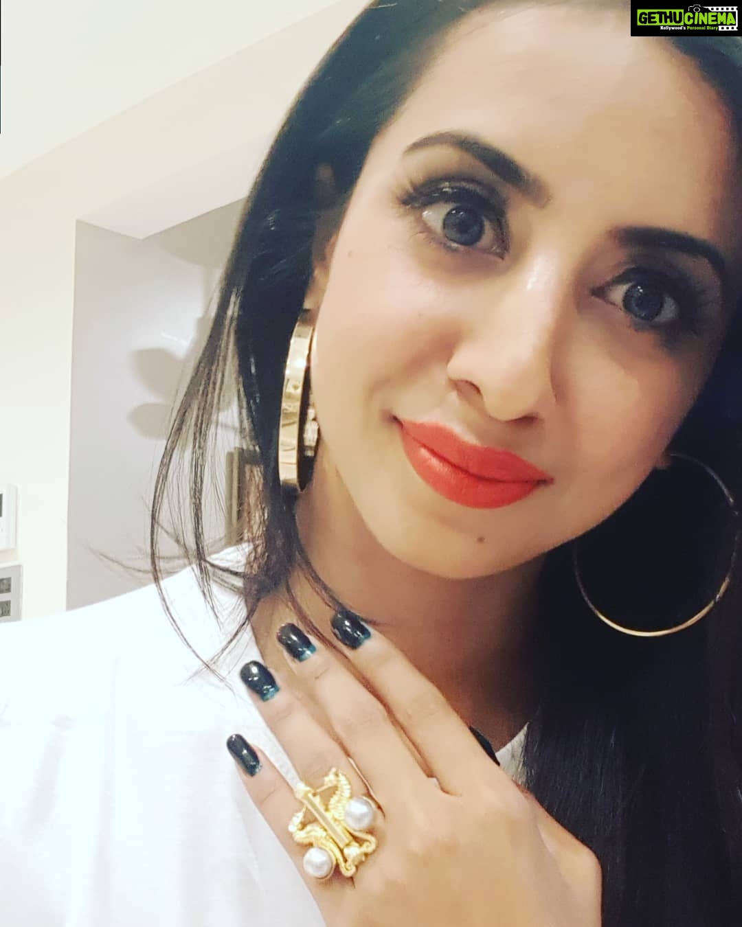 Sanjjanaa Instagram - I loved my box from #stylecracker get your right now ; follow the link below of the @stylecracker website https://www.stylecracker.com/home I am a member already ; get your membership now . Mumbai Andhri