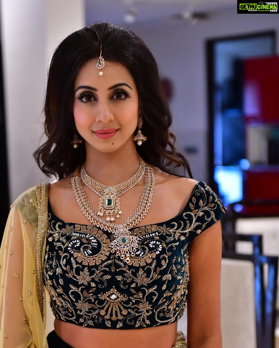 Sanjjanaa Instagram - Was lovely to dress for a family event a cousins engagement , wearing @neerusindia , hair & make up by @parishrm . Hea are some wonderful clicks . 💝💝 Indiranagar
