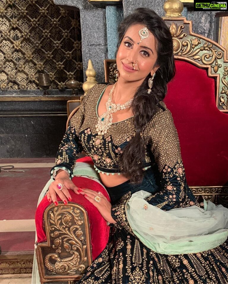 Sanjjanaa Instagram - So happy & proud to be associated with @neerusindia to hav draped me in the grandest lehengas & @tiraabytibarumals to have given me the real diamond studded look , in my show produced by The producers of #Bahubali @arkamediaworks , #Swarnakhadgam, can’t thank you @avnish003 enough 🥰🥰 so now you know where the gorgeous outfits & jewellery’s are coming from dear people 😊 💝 The show is on air on - Swarnakhadgham- telugu title ! @Etvtelugu - Shona talwaal - @colours Bangla channel -Bengali , Swarnakhad-Ghaa - colours Odia - orissa language , Illayathalapathy - in tamil - colours tamil channel . 😊 Ramoji Film city And Hyderabad City Tour