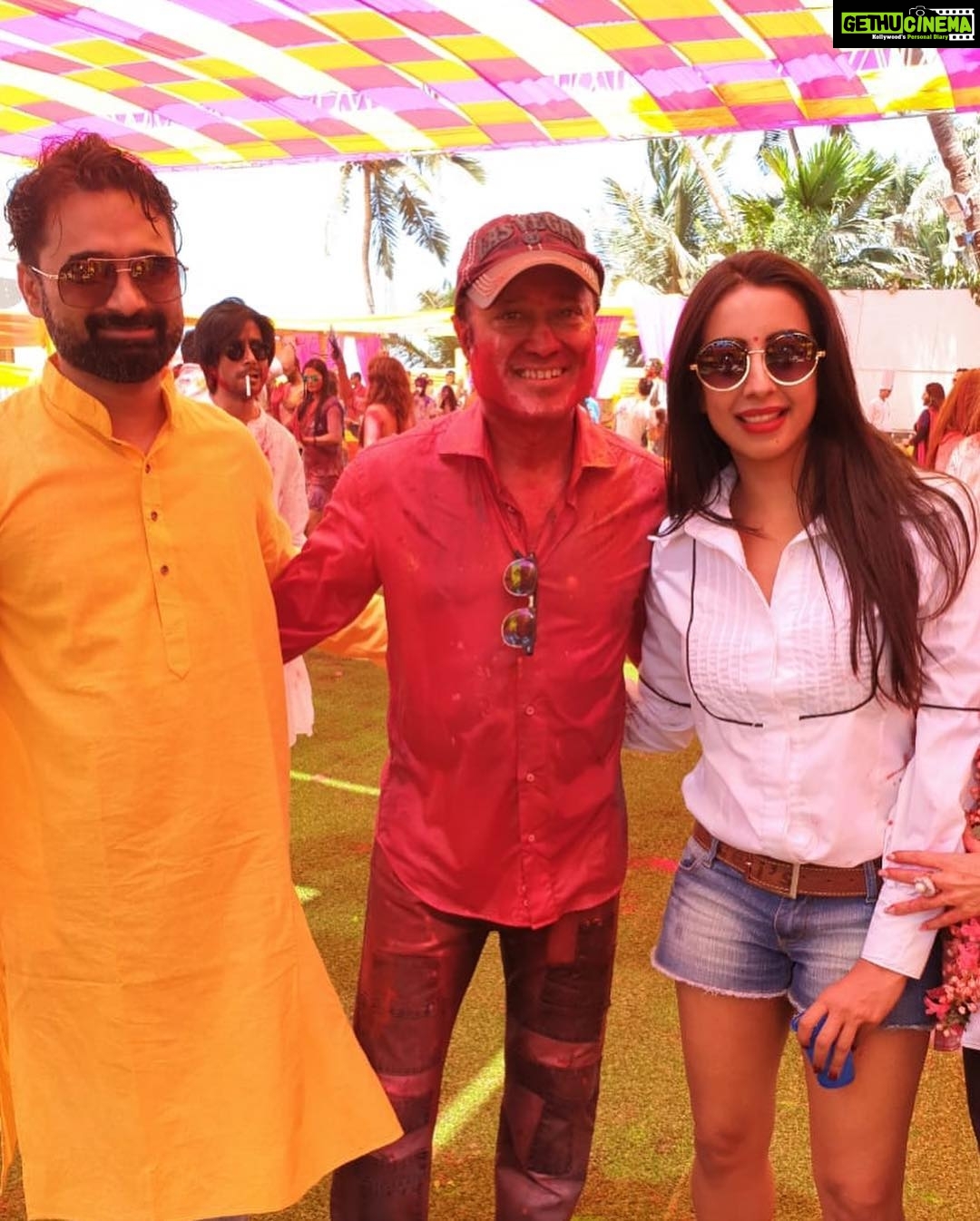 Sanjjanaa Instagram - Holi was at its rocking best , nailed it & how , ❤️❤️thank u for the wow party @vineetjain12 🤟 ! & @zuhaib05 it’s so much fun to be with u always 🙌🙌🙌 #friendsforever . #Tollywood #TeluguCinema #Bahubali #TollywoodActress #Southindianactress #Sanjjanaa #Sanjana #Sanjjanaagalrani #Sanjanagalrani #bujjigadu #vasavadutta #swarnakhadgam #tamilfilmindustry #tamilactress #bollywoodactress #karnataka #swarnakhadgham , #illayathalapathy #sanjana #swarnakhadgham , Ramee Group