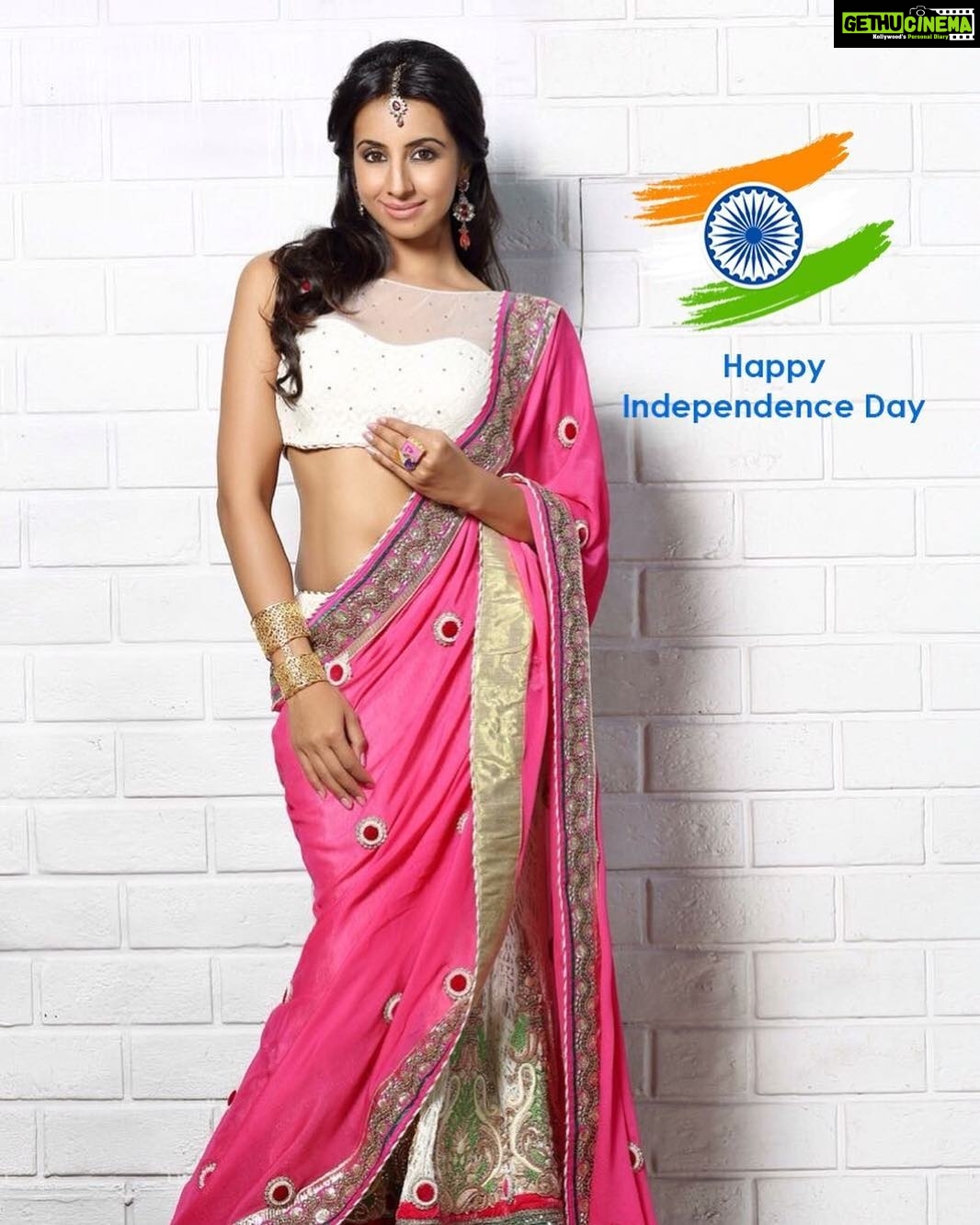 Sanjjanaa Instagram - अनेकता में एकता ही इस देश की शान हैं, इसलिए मेरा भारत देश महान हैं. Happy 72nd independence day , im very emotional when it comes to the love 💕 for my country , i love my india , & i want every youngster to love our country like your own mother 🙏 jai hind,Mera bharath mahaan🙏