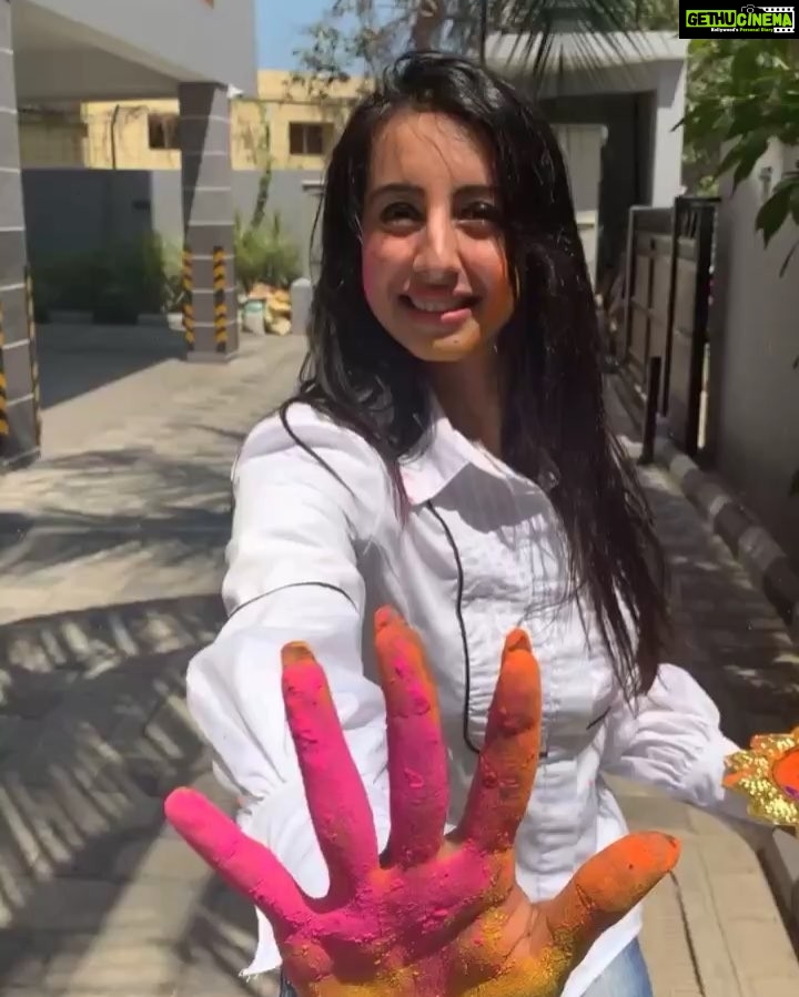 Sanjjanaa Instagram - #holi is my favourite festival .. how did u like holi ????? ❤️❤️❤️ what did u do this Holi ????? #Tollywood #TeluguCinema #Bahubali #TollywoodActress #Southindianactress #Sanjjanaa #Sanjana #Sanjjanaagalrani #Sanjanagalrani #bujjigadu #vasavadutta #swarnakhadgam #tamilfilmindustry #tamilactress #bollywoodactress #karnataka #swarnakhadgham , #illayathalapathy #sanjana #swarnakhadgham , Juhu, Maharashtra, India
