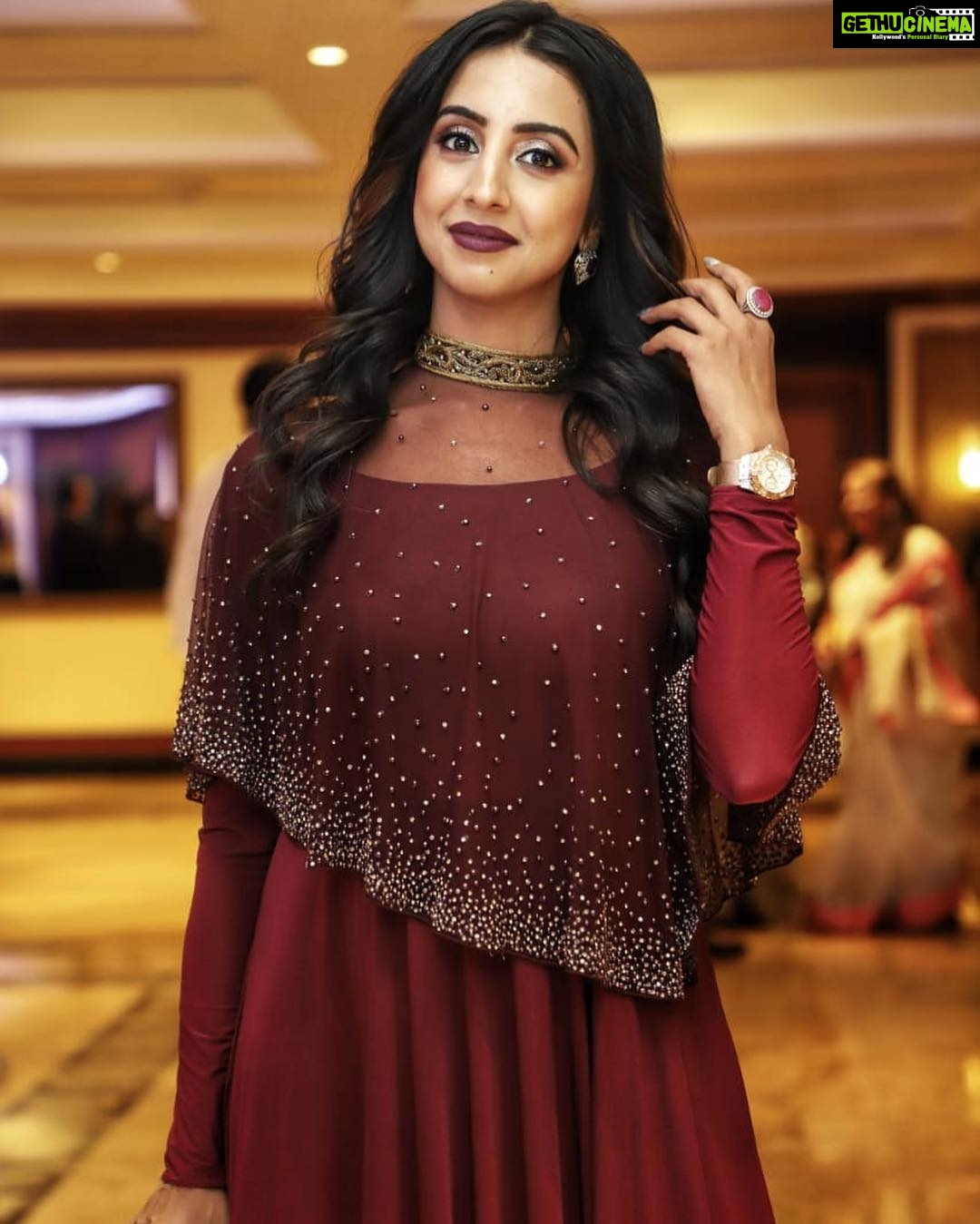 Sanjjanaa Instagram - #maharashtraachieversawards2019 was such a delight to visit , at the #tajlandsend #mumbai , falling in love with this city , congratulations @shaikfazilballys for the wonderful award win , #manymoretocome , your a inspiration #faazil ! ❤️